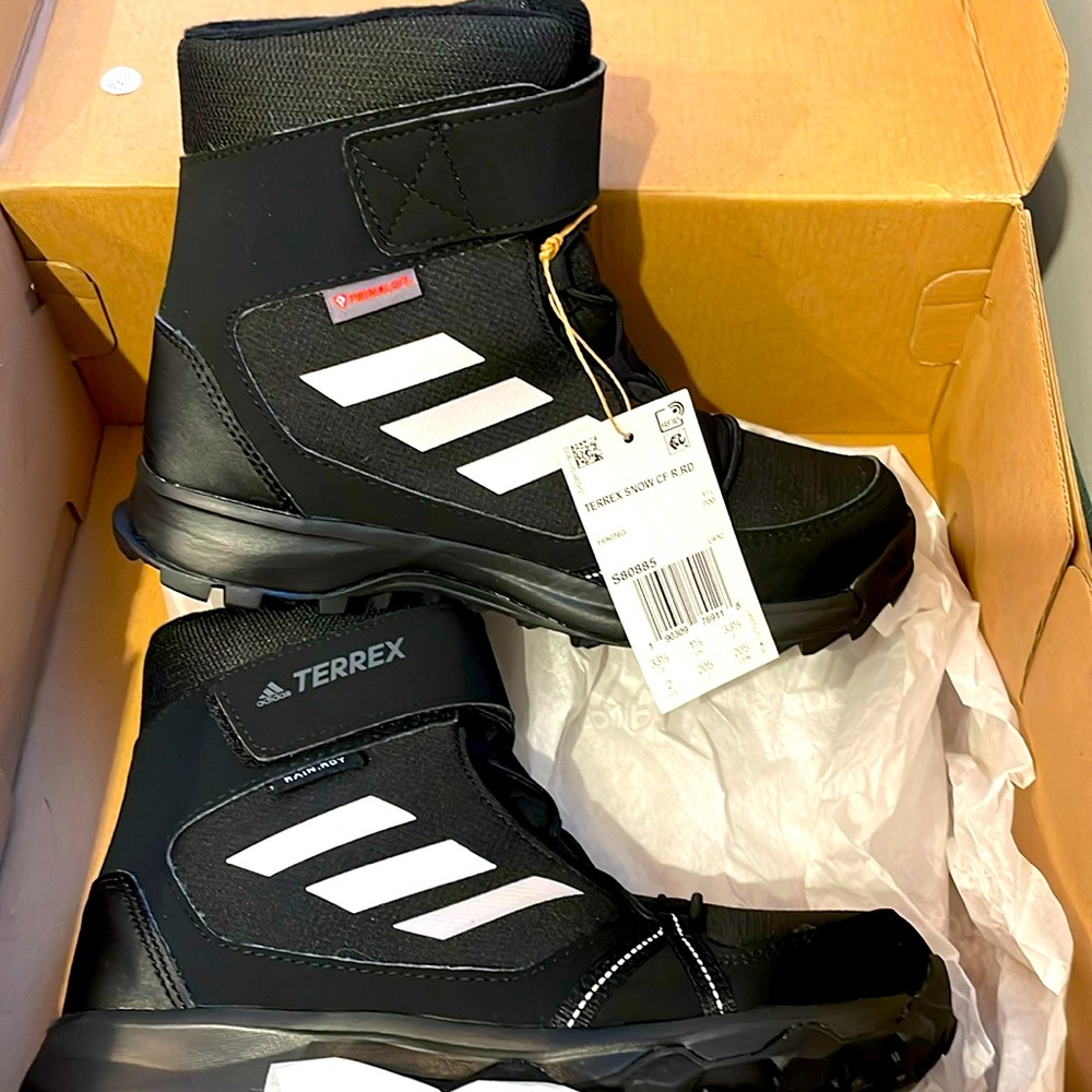 Brand New Adidas Boys Terrex Snow Boots